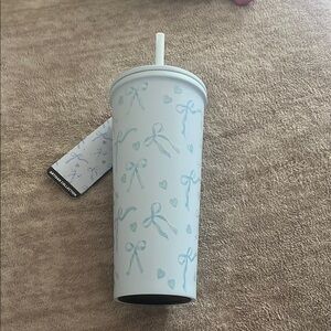 Hydrapeak Tumbler with Blue Bow and Heart Design